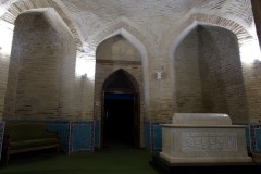 Внутри мавзолея Шейха Ховенди ат-Тахура