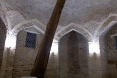 Внутри мавзолея Шейха Ховенди ат-Тахура