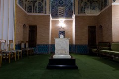 Внутри мавзолея Калдиргочбия